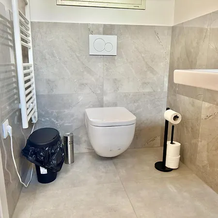 Modern With Patio Apartamento Wiener Neudorf