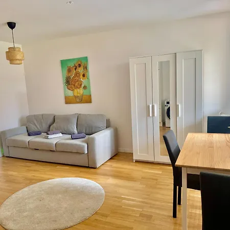 Modern With Patio Apartamento Wiener Neudorf